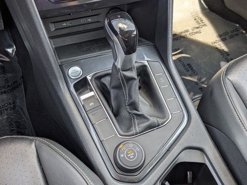 Used 2024 Volkswagen Tiguan SE AWD/4WD image 27