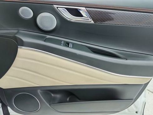 Used 2025 Genesis GV80 3.5T e-SC image 25