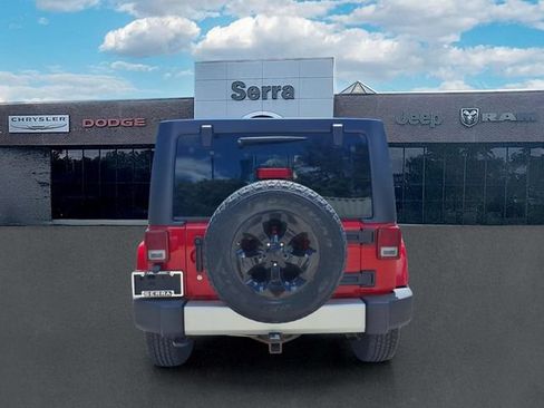 Used 2013 Jeep Wrangler Unlimited Sahara w/ Connectivity Group AWD/4WD image 5