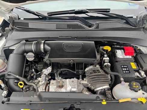 Used 2025 Jeep Compass Trailhawk image 31