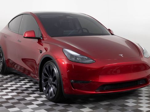 Used 2024 Tesla Model Y Performance image 11