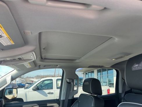 Used 2017 Chevrolet Silverado 1500 High Country image 11