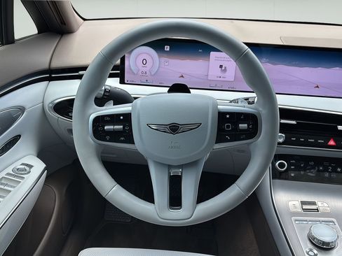 Certified 2026 Genesis GV70 2.5T Advanced AWD/4WD image 21
