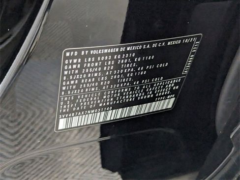 Used 2022 Volkswagen Tiguan SEL R-Line image 21