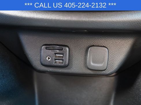 Used 2023 Chevrolet Traverse Premier FWD image 44