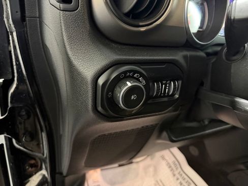 Used 2021 Jeep Wrangler Unlimited Sport AWD/4WD image 11