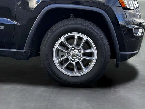 Used 2019 Jeep Grand Cherokee Laredo image 9
