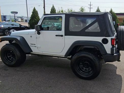 Used 2018 Jeep Wrangler Sport image 5