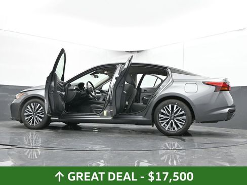 Used 2023 Nissan Altima 2.5 SV image 70