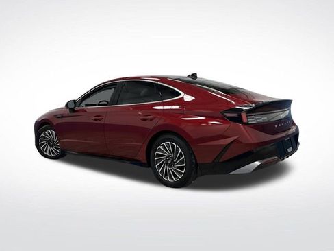 Used 2024 Hyundai Sonata Limited image 3