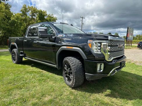 Used 2021 GMC Sierra 2500 Denali w/ Denali Black Diamond Edition image 3