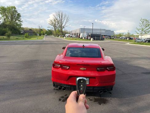 Used 2022 Chevrolet Camaro LT w/ Technology Package RWD image 8