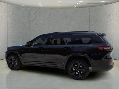 Used 2024 Jeep Grand Cherokee L Altitude RWD image 8