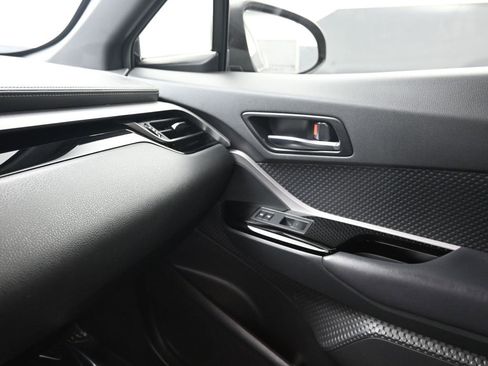 Used 2022 Toyota C-HR Nightshade image 13