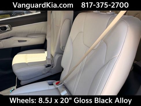 Used 2023 Kia Sorento SX AWD/4WD image 25
