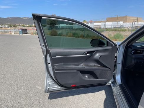 Used 2021 Toyota Camry SE w/ Convenience Package FWD image 19