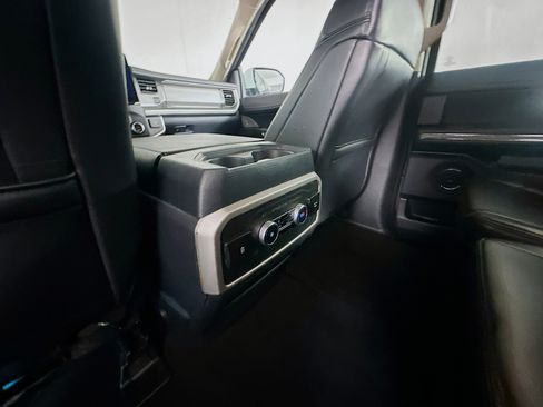 Used 2024 Ford Expedition Max XLT image 28
