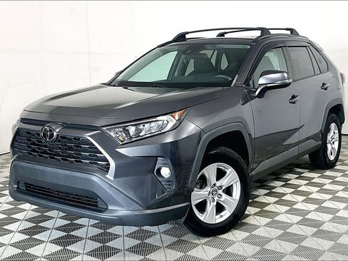 Used 2019 Toyota RAV4 XLE image 2
