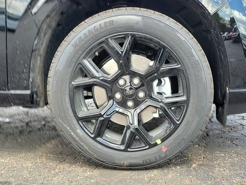New 2026 Ford Maverick Lobo AWD/4WD image 9