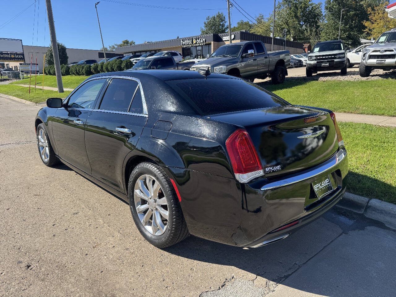 Used 2018 Chrysler 300 Limited AWD/4WD image 3