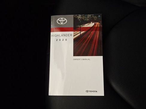Used 2020 Toyota Highlander XLE AWD/4WD image 27