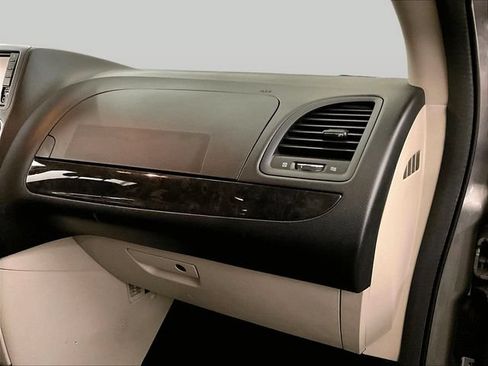 Used 2017 Dodge Grand Caravan SE w/ Power Window Group FWD image 16