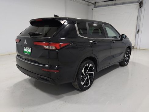 Used 2022 Mitsubishi Outlander ES AWD/4WD image 9