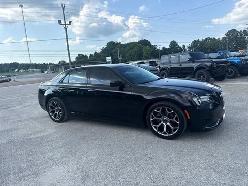 Used 2018 Chrysler 300 Touring w/ Sport Appearance Package RWD image 14