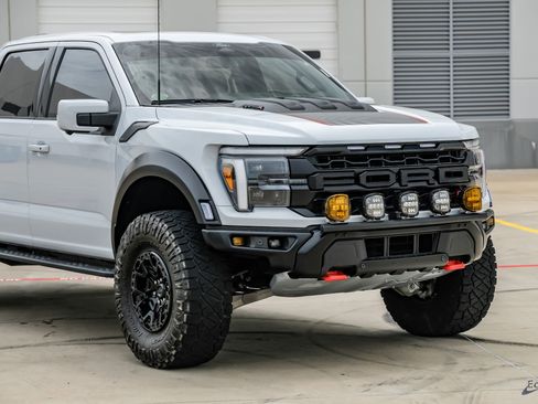 Used 2025 Ford F150 Raptor w/ Equipment Group 803A Raptor R AWD/4WD image 28