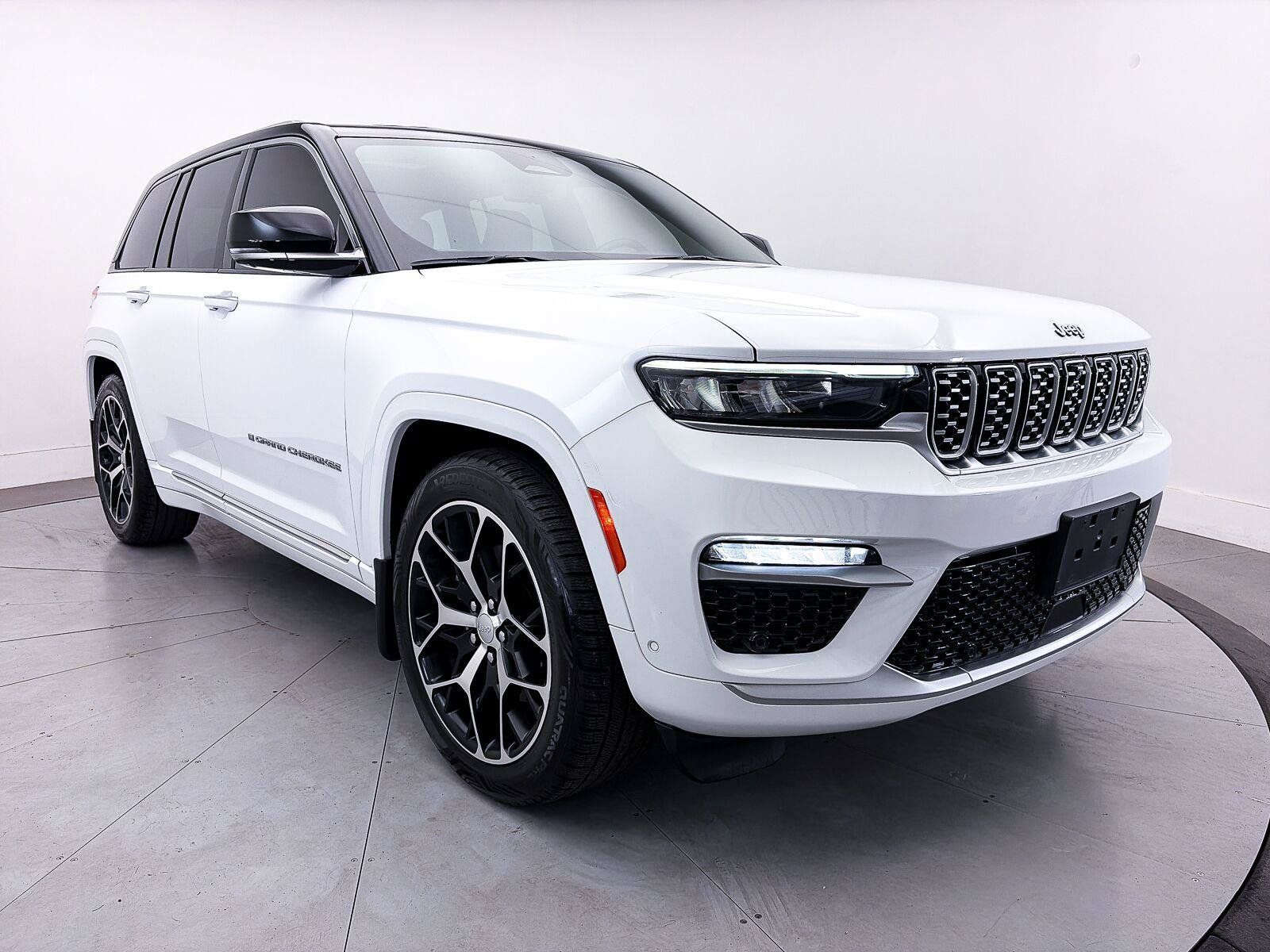 Used 2022 Jeep Grand Cherokee Summit AWD/4WD image 13