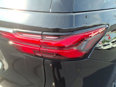 Used 2023 Chevrolet Traverse RS AWD/4WD image 14