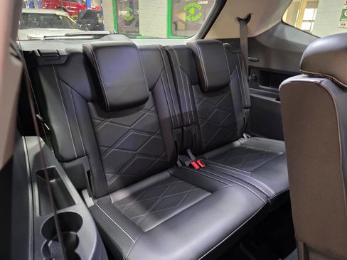 Used 2024 Volkswagen Atlas SE image 25