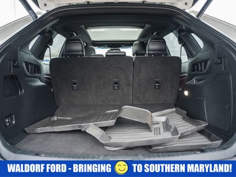 Used 2020 Ford Edge Titanium w/ Equipment Group 301A image 10