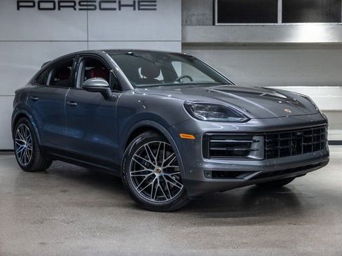 Certified 2025 Porsche Cayenne Coupe image 10
