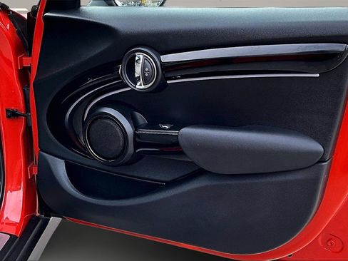 Used 2019 MINI Cooper S w/ Signature Upholstery Package image 27