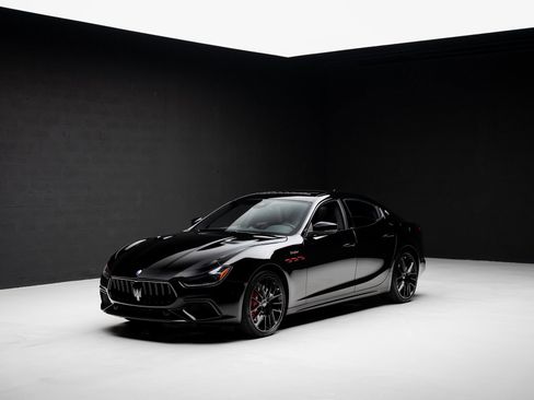 Used 2021 Maserati Ghibli Trofeo image 4