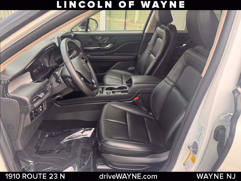Certified 2024 Lincoln Corsair AWD image 12