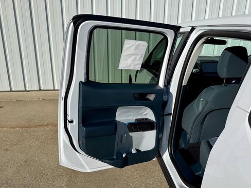 New 2025 Ford Maverick XLT w/ XLT Luxury Package FWD image 14