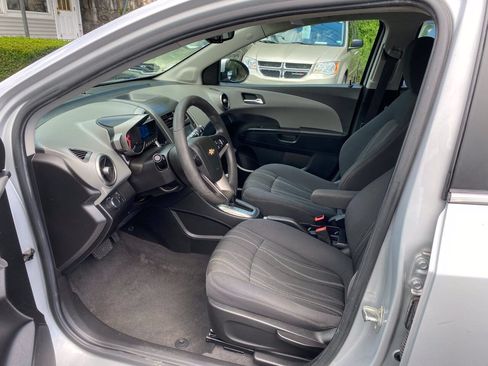 Used 2016 Chevrolet Sonic LT FWD image 10
