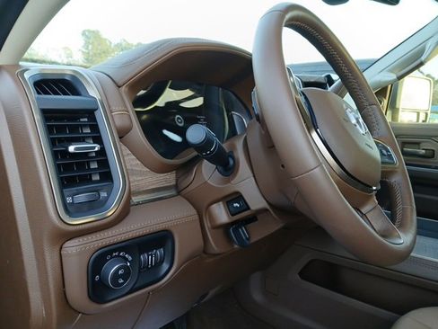 Used 2024 RAM 3500 Limited w/ Towing Technology Group image 17