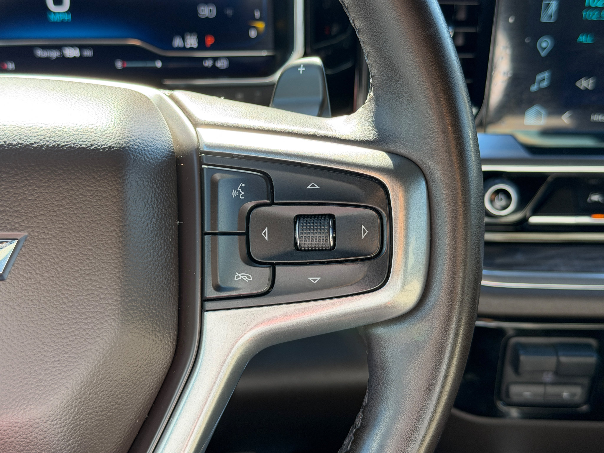 Used 2024 Chevrolet Silverado 1500 LTZ AWD/4WD image 10