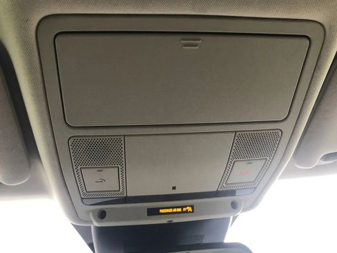 Used 2018 Land Rover Range Rover Evoque image 29