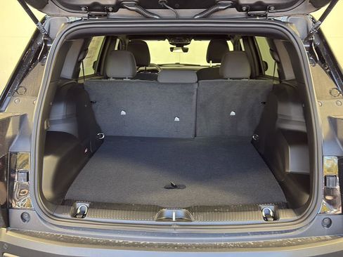 New 2026 Jeep Cherokee Laredo image 7