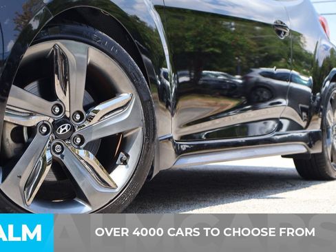 Used 2015 Hyundai Veloster Turbo w/ Option Group 04 FWD image 2