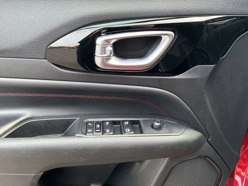 Used 2023 Jeep Compass Trailhawk image 22