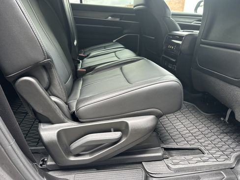 Used 2025 Jeep Wagoneer 2WD w/ Mopar Step-Up Package image 18