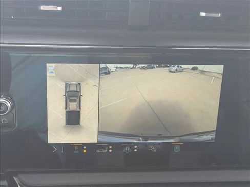 Used 2023 GMC Sierra 1500 AT4 w/ Technology Package AWD/4WD image 10
