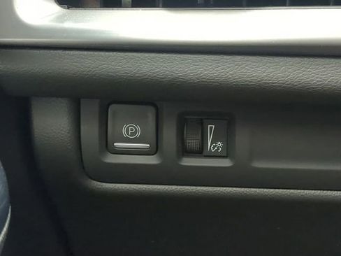 Used 2025 Cadillac XT4 Premium Luxury FWD image 27