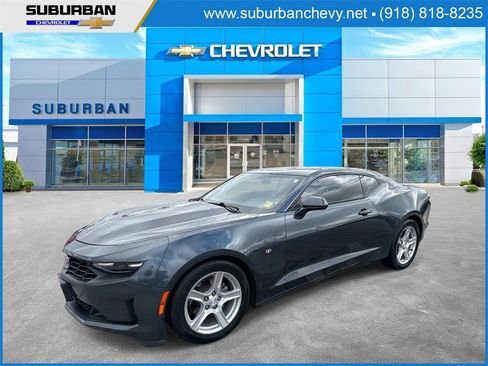 Used 2021 Chevrolet Camaro LT image 1