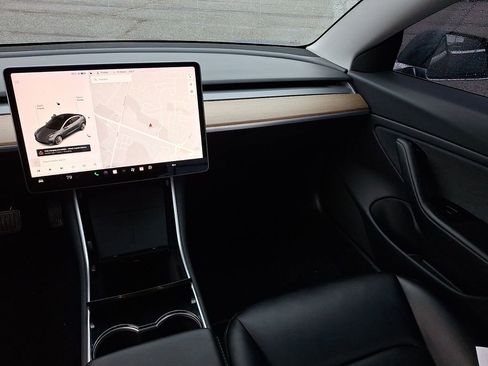 Used 2020 Tesla Model 3 Long Range image 16